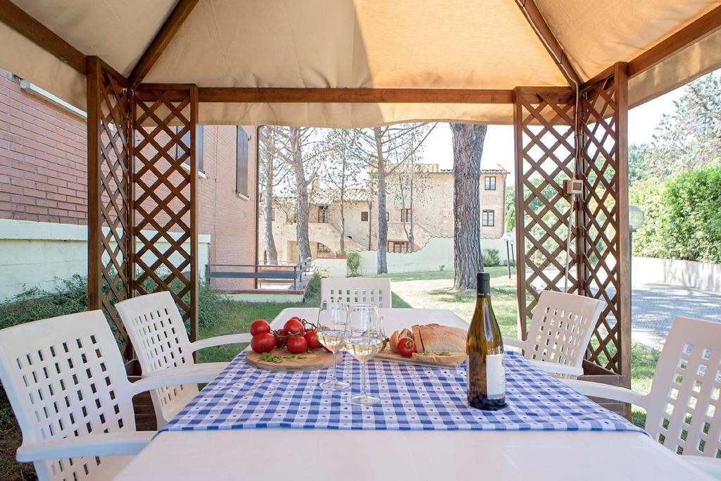Azienda Agricola E Agriturismo Vallorsi Terricciola Kültér fotó